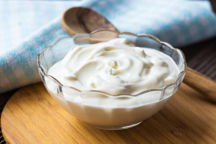 why-you-should-eat-greek-yogurt-for-breakfast-profoody